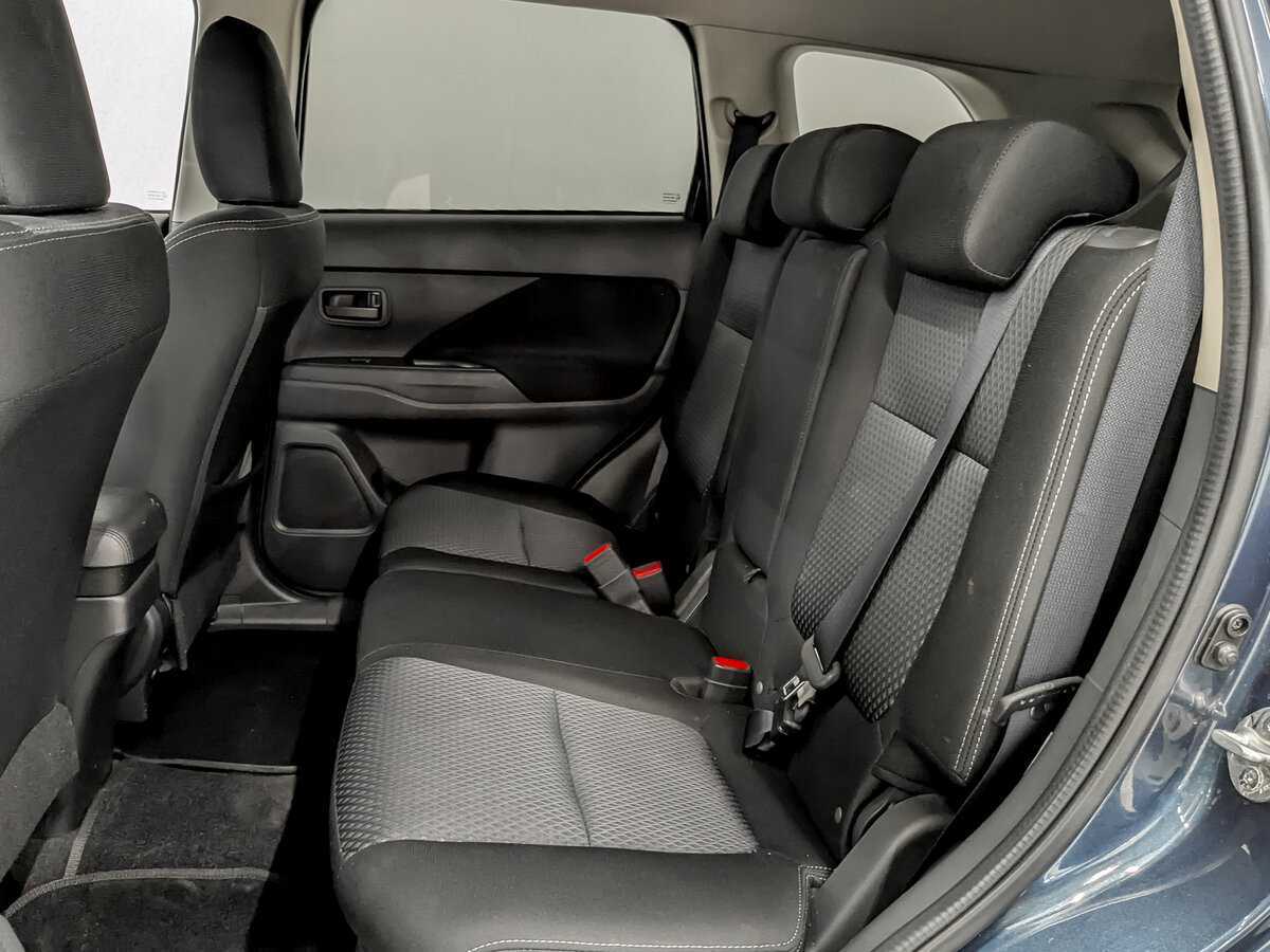 Mitsubishi Outlander 2017 года с пробегом. Фото: #11