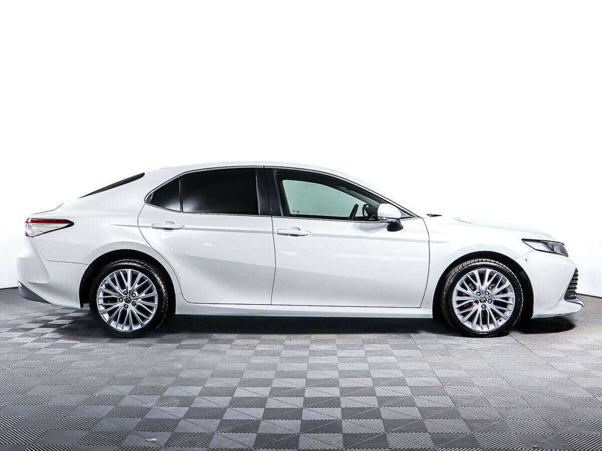 Toyota Camry 2020 года с пробегом. Фото: #3