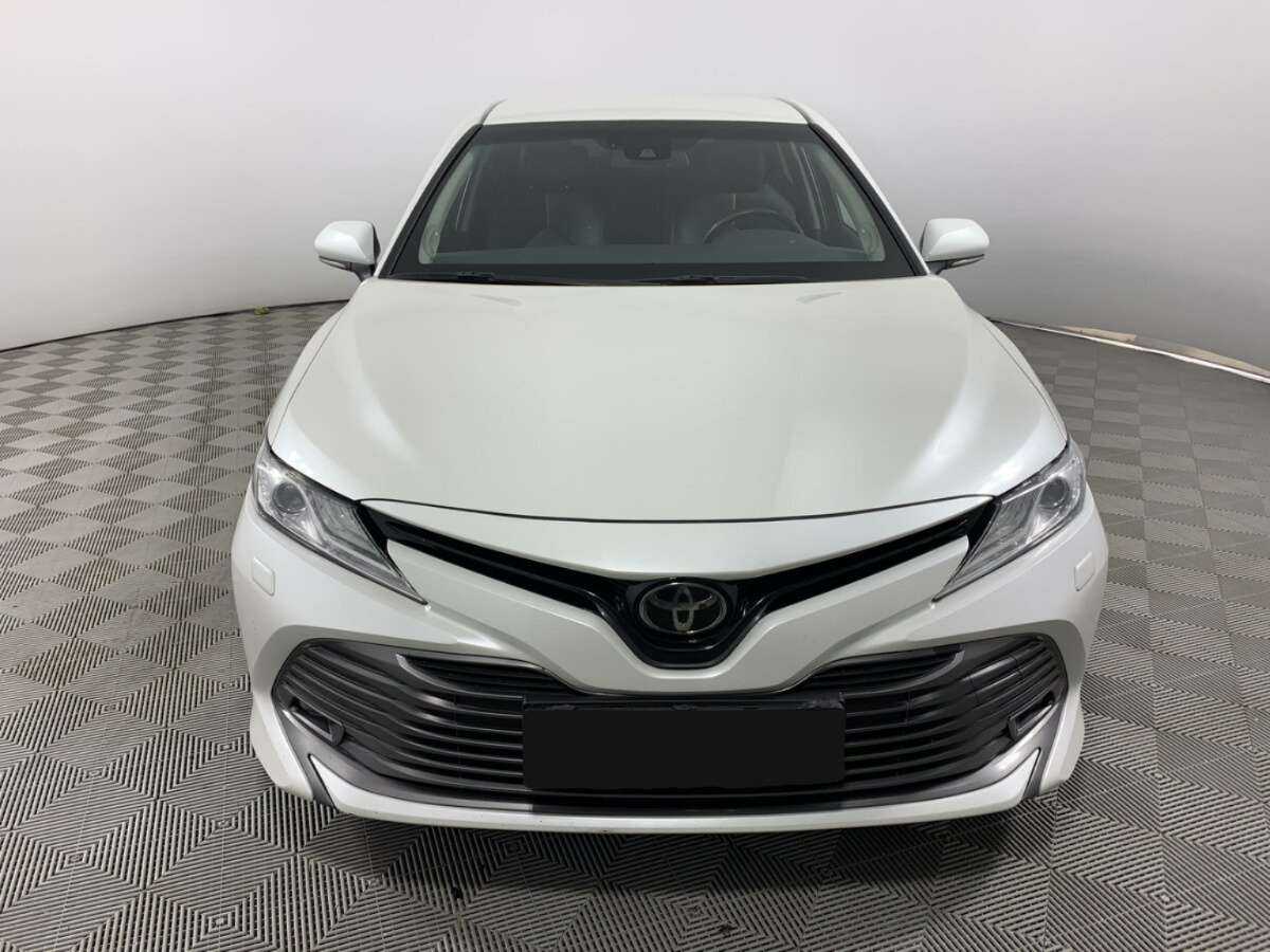 Toyota Camry 2021 года с пробегом. Фото: #1