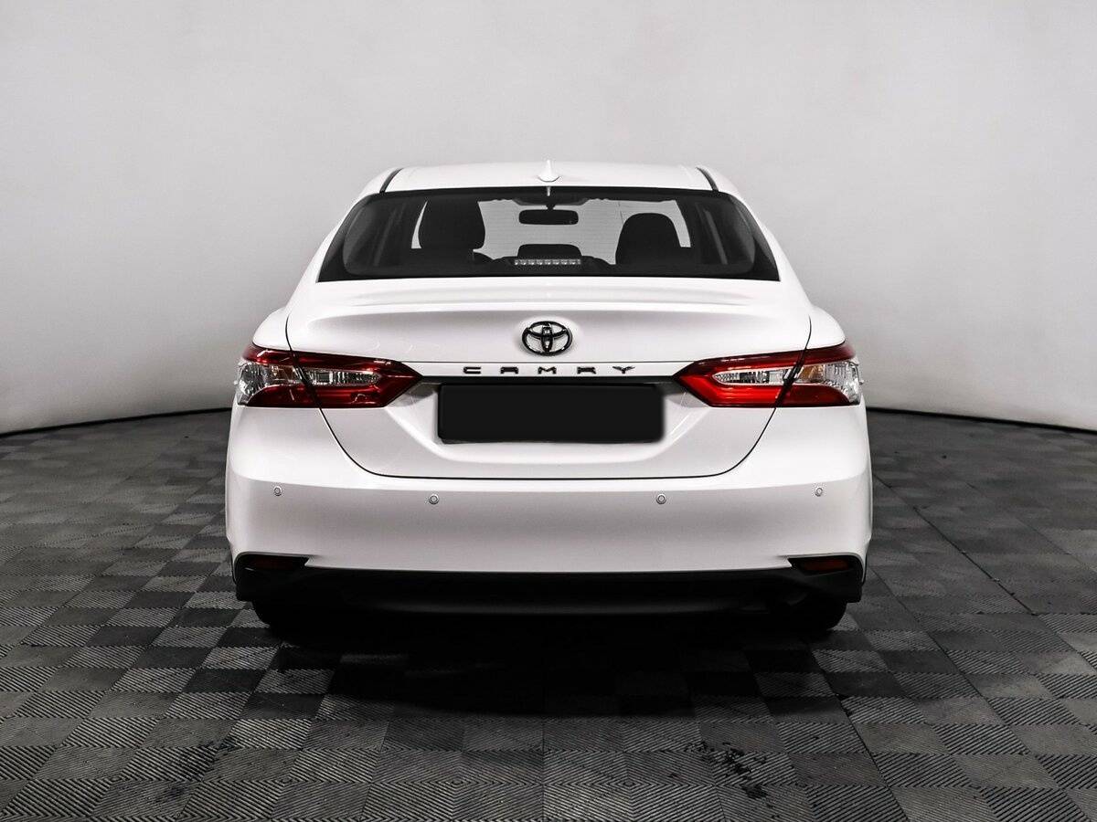 Toyota Camry 2021 года с пробегом. Фото: #5