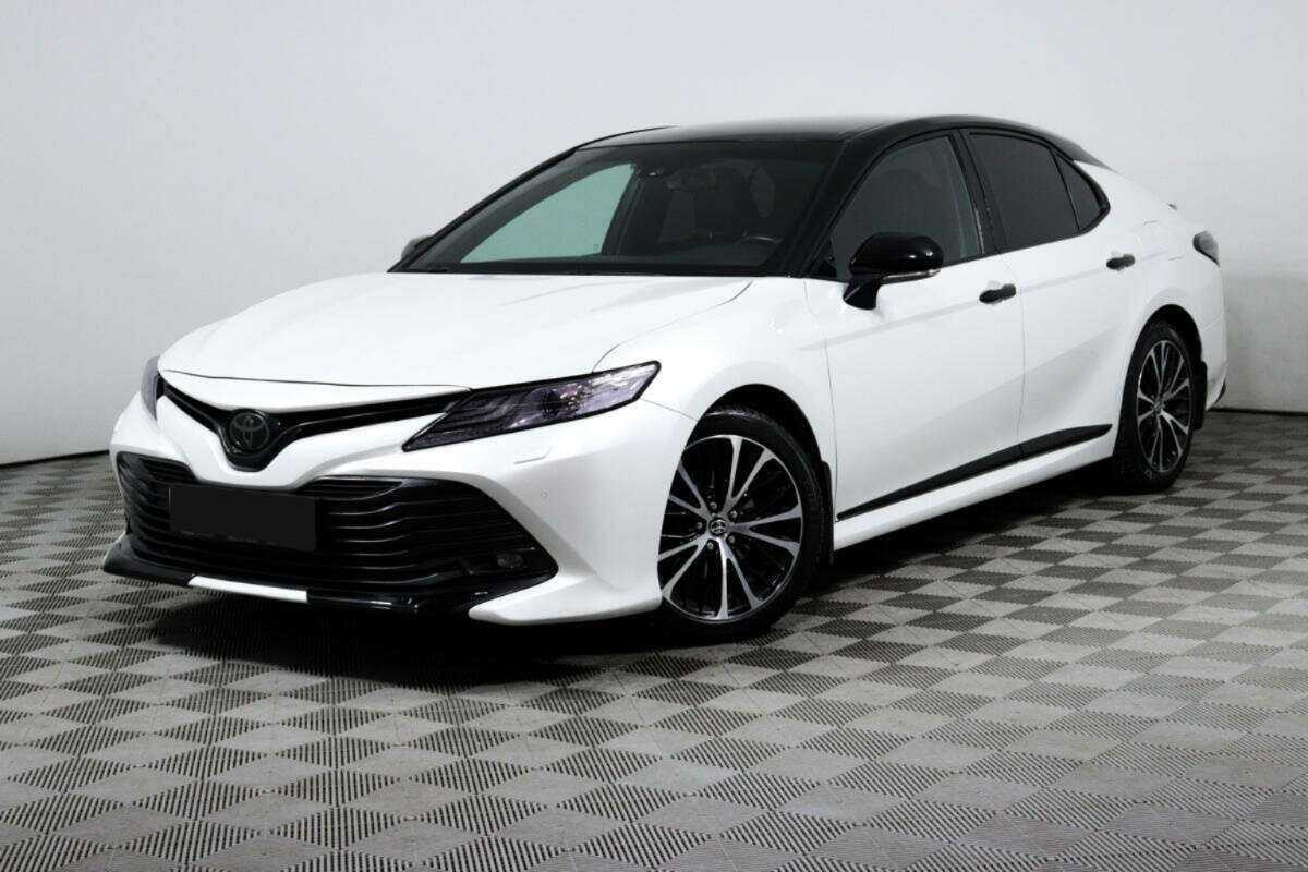Toyota Camry 2021 года с пробегом. Посмотреть фото