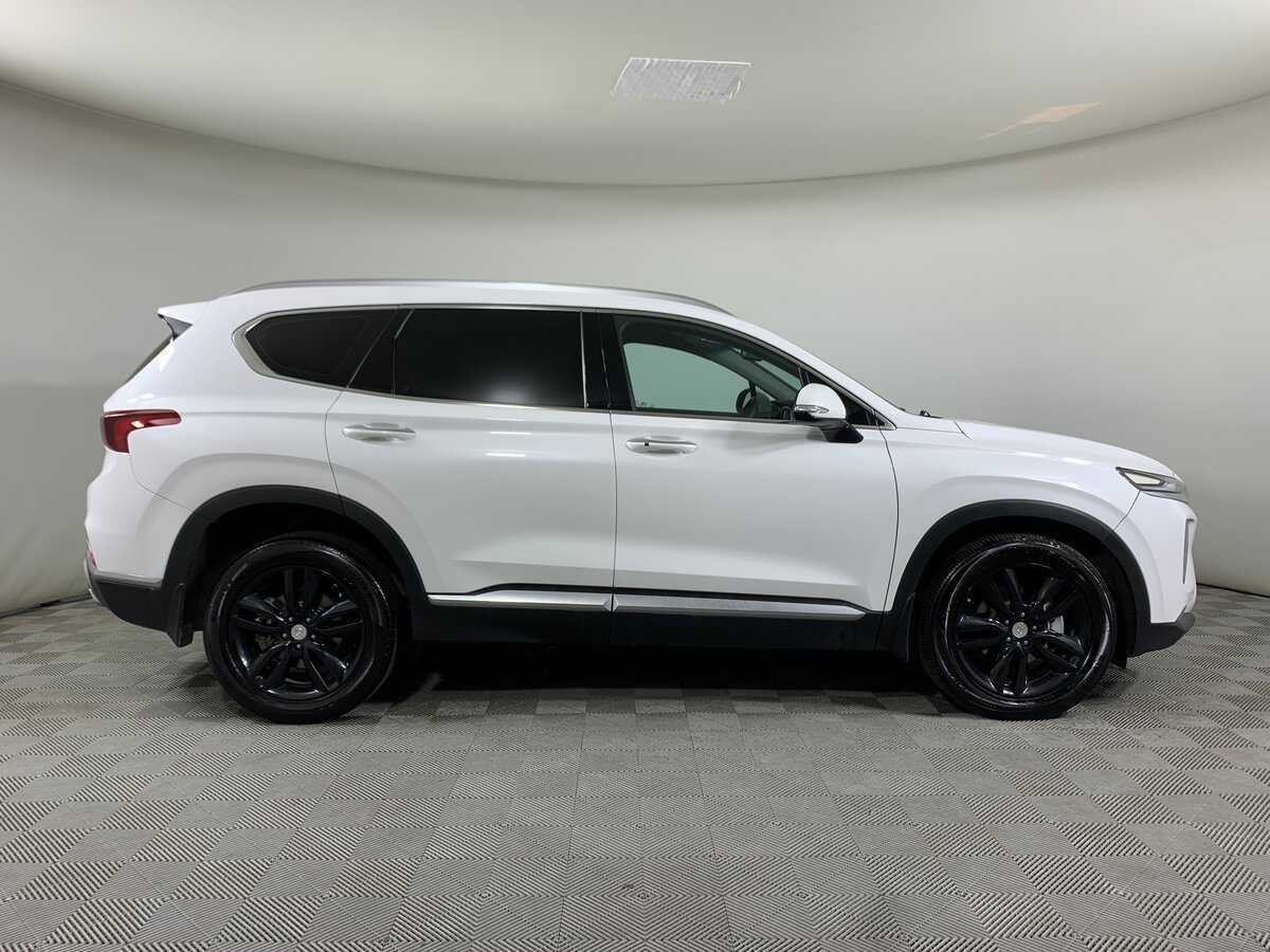 Hyundai Santa Fe 2019 года с пробегом. Фото: #3