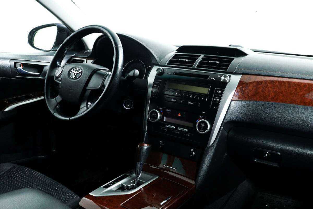 Toyota Camry 2012 года с пробегом. Фото: #8