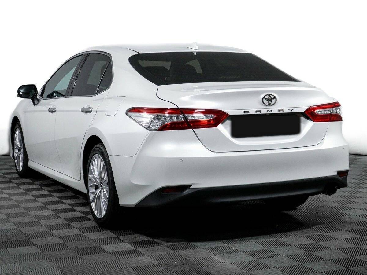Toyota Camry 2019 года с пробегом. Фото: #6