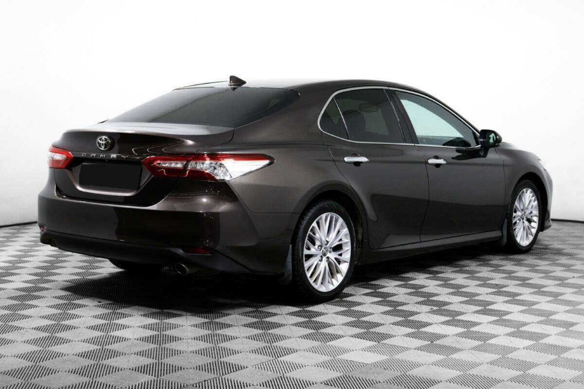 Toyota Camry 2019 года с пробегом. Фото: #4