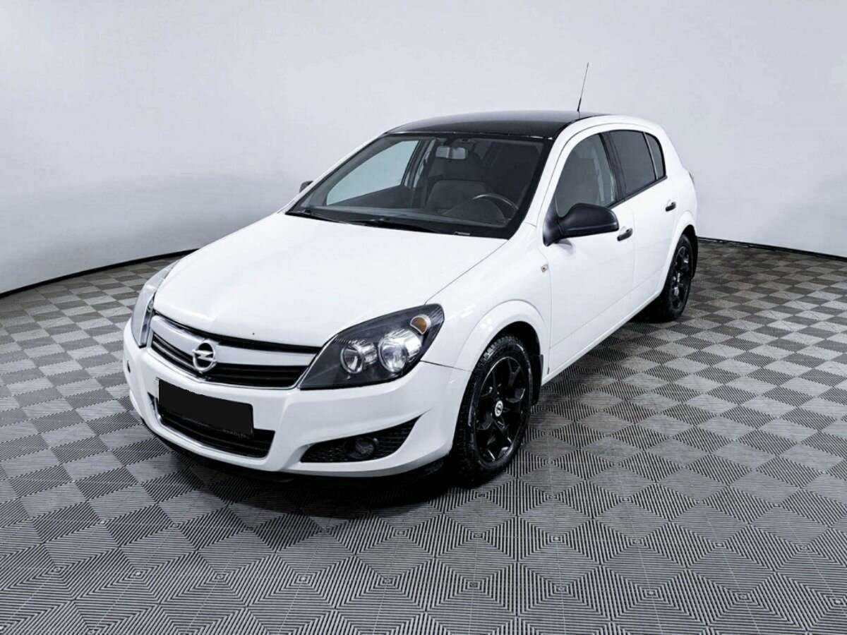 Opel Astra 2012 года с пробегом. Фото: #0