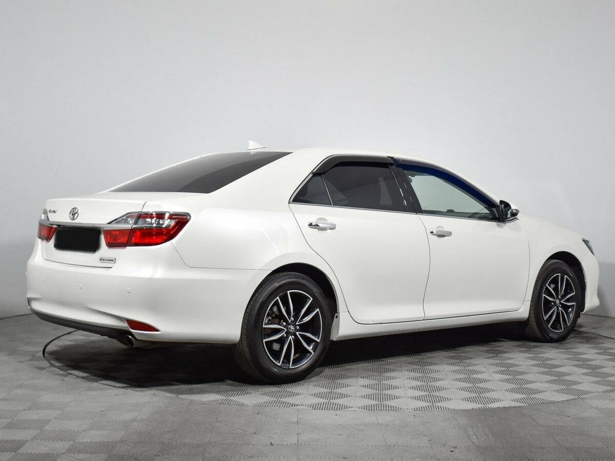 Toyota Camry 2018 года с пробегом. Фото: #4