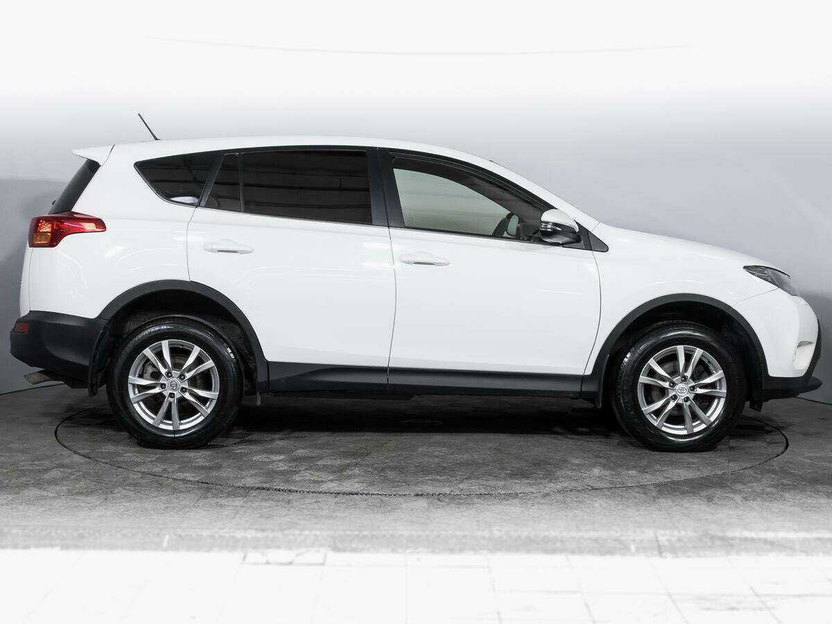 Toyota RAV4 2013 года с пробегом. Фото: #3