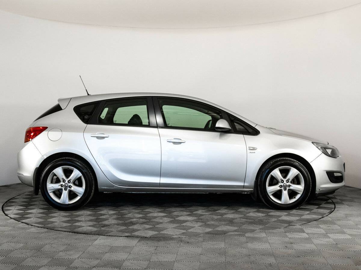 Opel Astra 2013 года с пробегом. Фото: #3