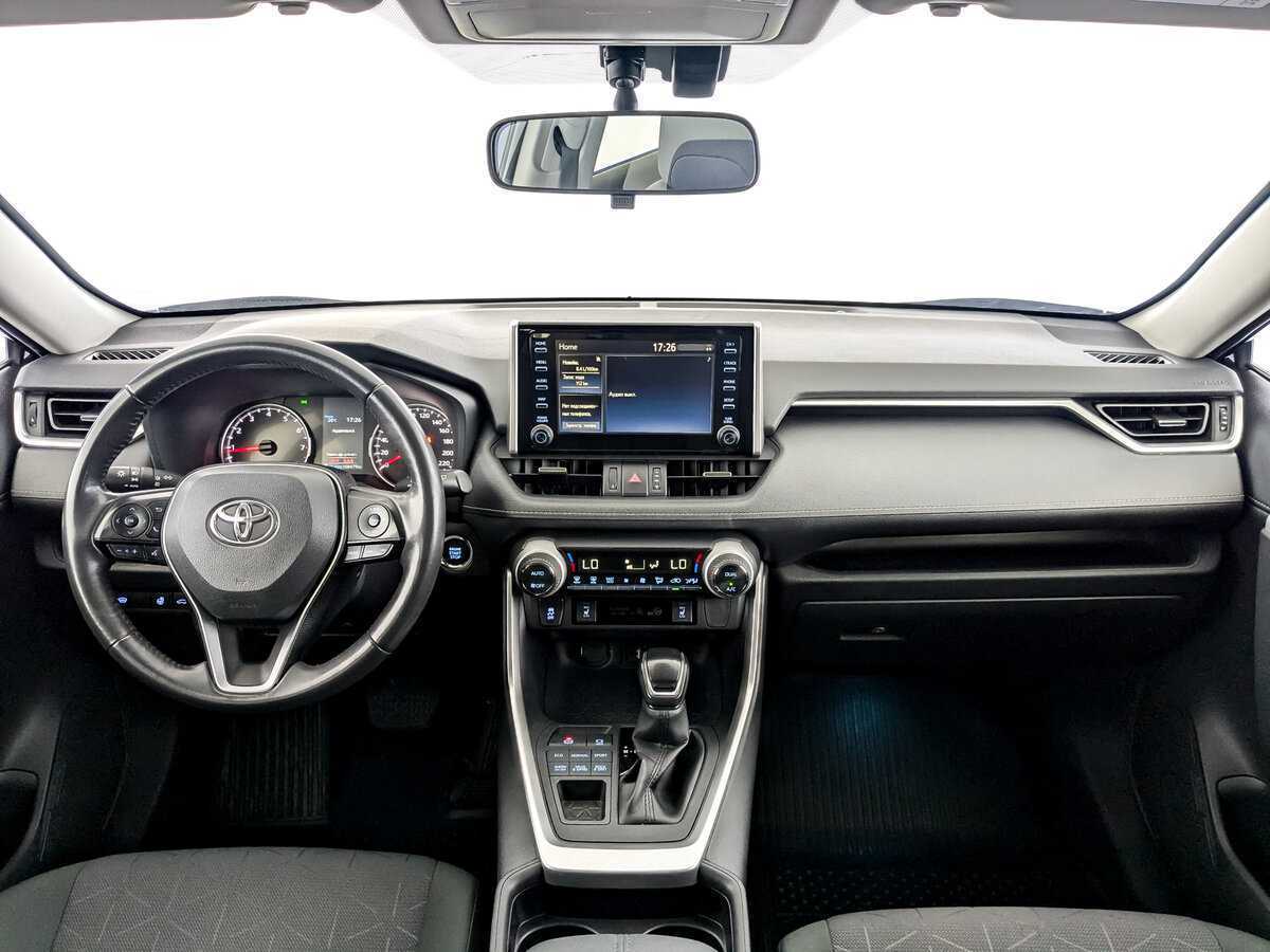 Toyota RAV4 2020 года с пробегом. Посмотреть фото