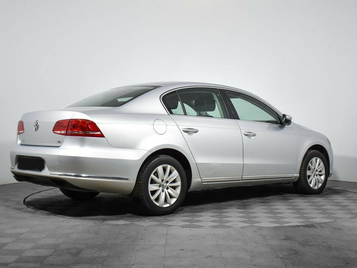 Volkswagen Passat 2012 года с пробегом. Фото: #4