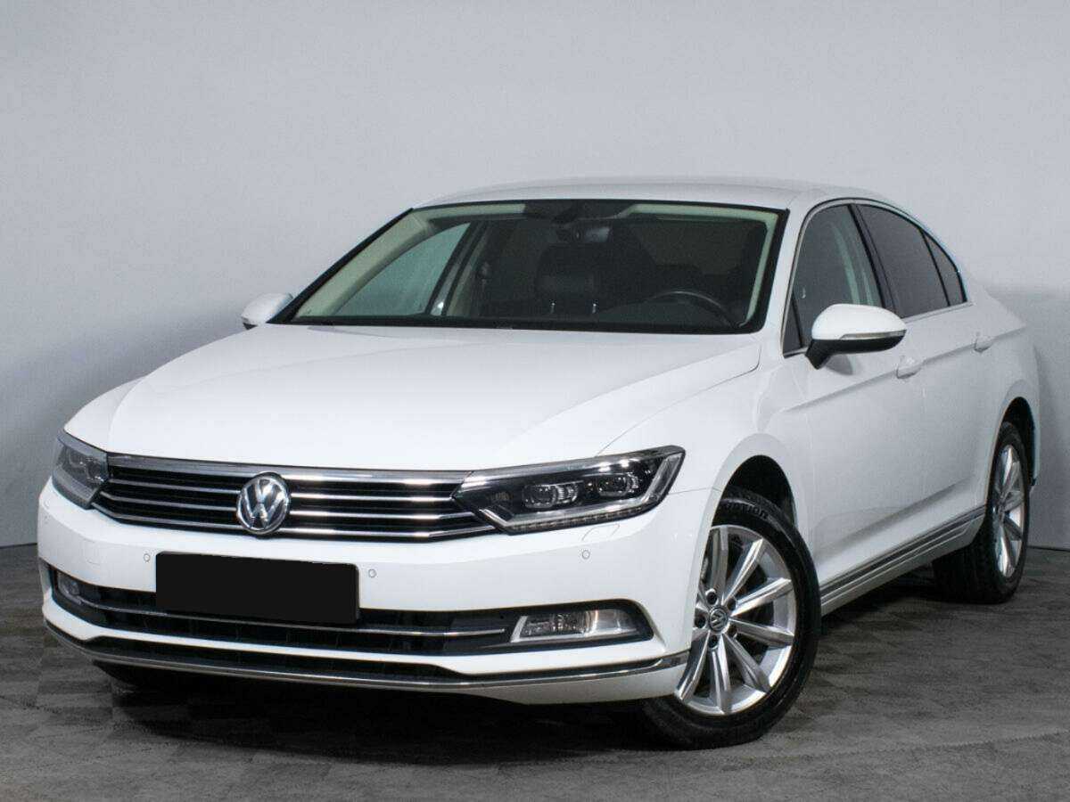 Volkswagen Passat 2017 года с пробегом. Посмотреть фото