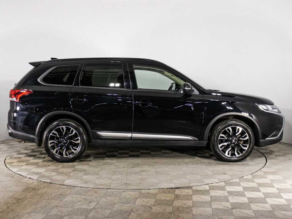 Mitsubishi Outlander 2021 года с пробегом. Фото: #3