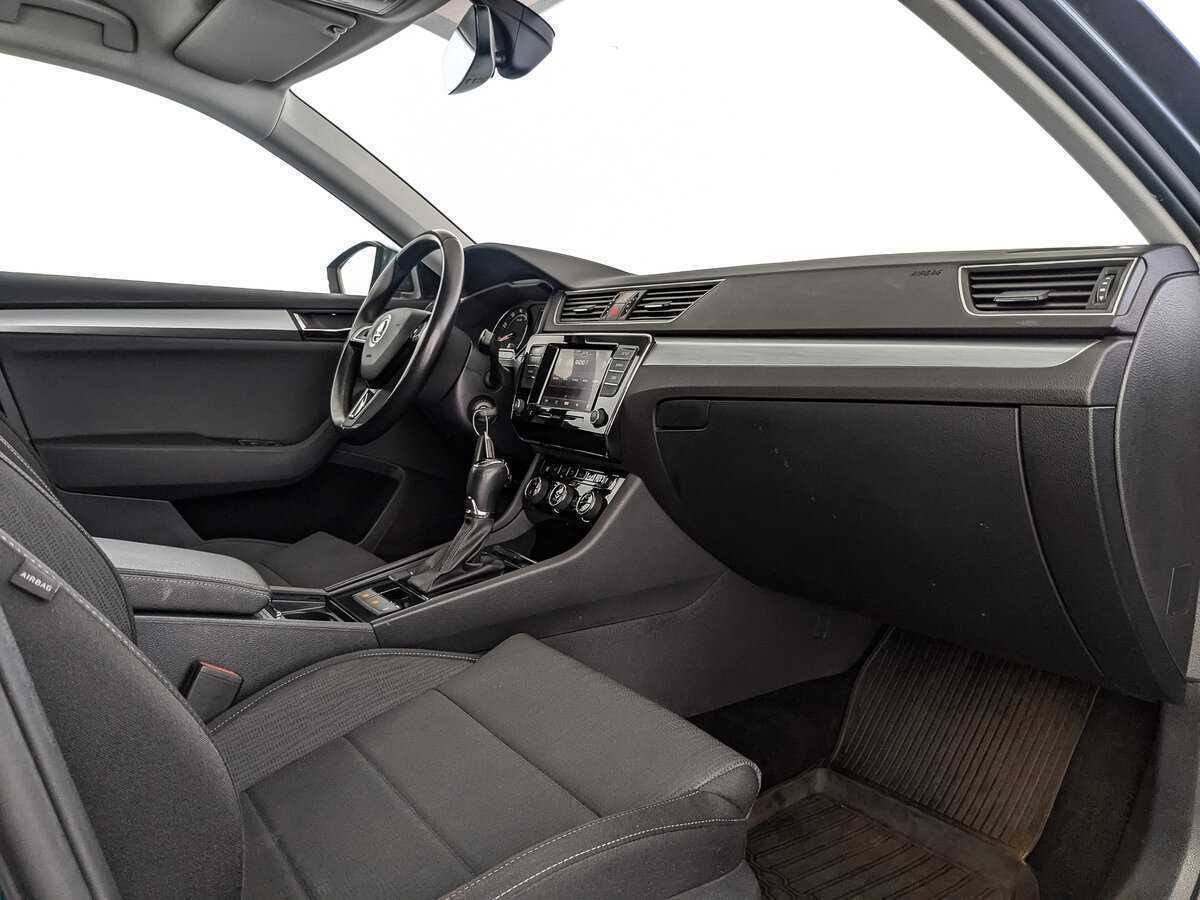 Skoda Superb 2019 года с пробегом. Фото: #12