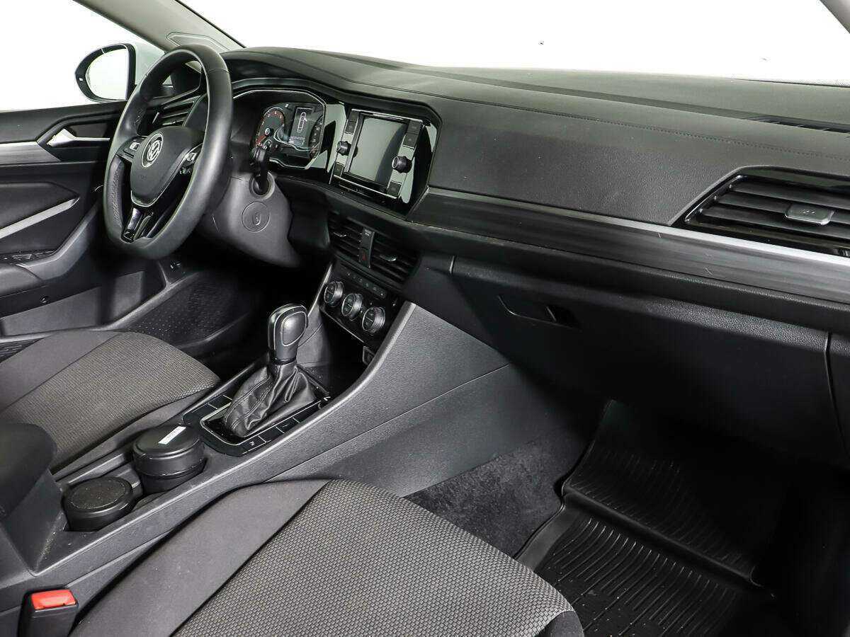Volkswagen Jetta 2019 года с пробегом. Фото: #8