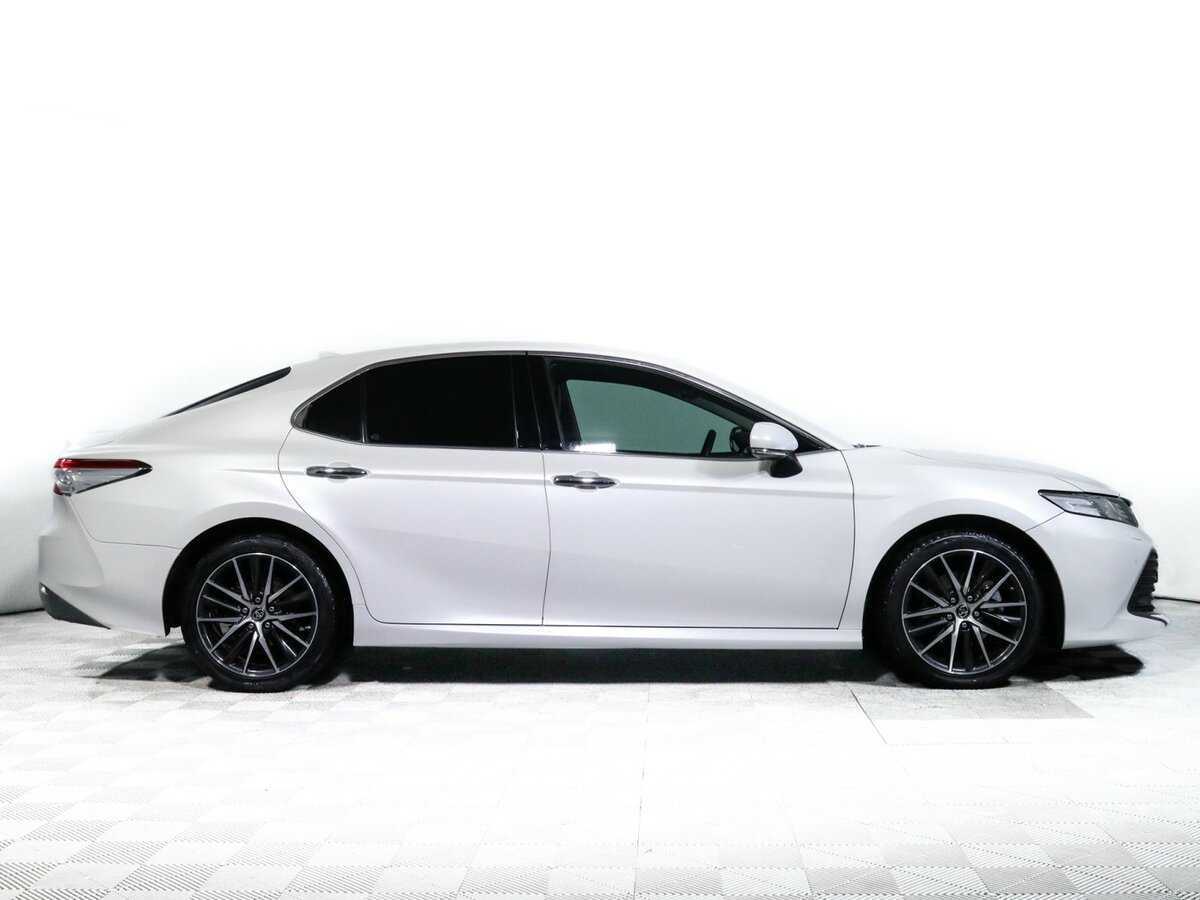 Toyota Camry 2019 года с пробегом. Фото: #3