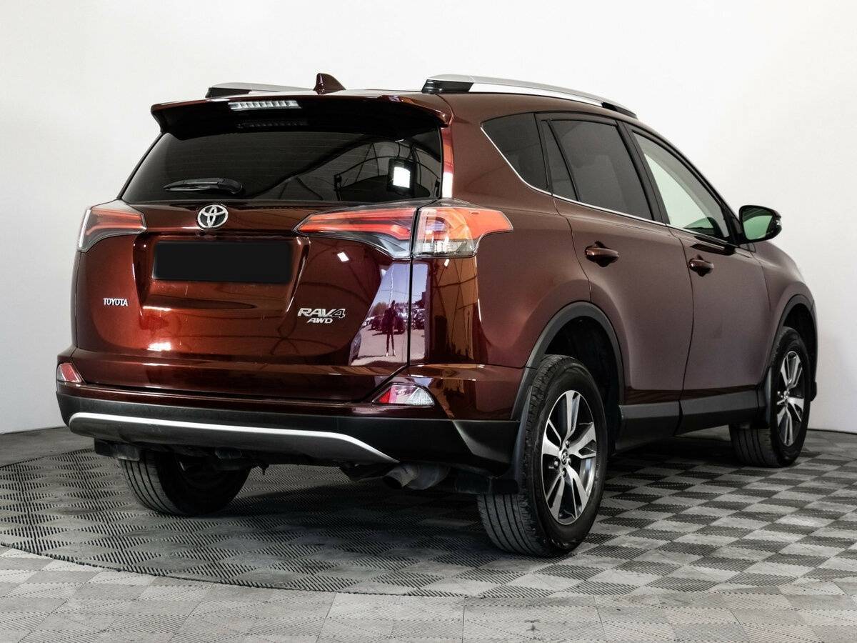 Toyota RAV4 2017 года с пробегом. Фото: #3