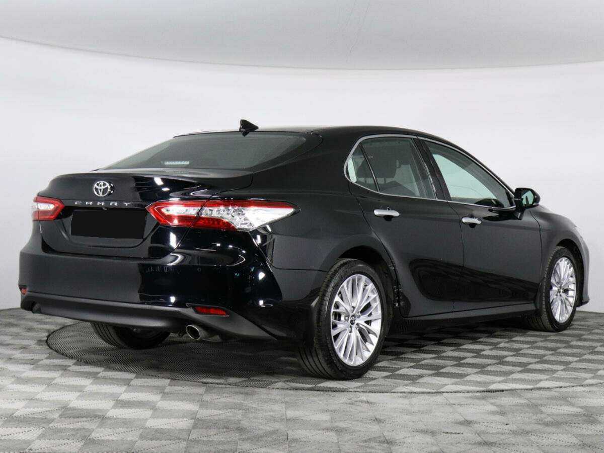 Toyota Camry 2018 года с пробегом. Фото: #4