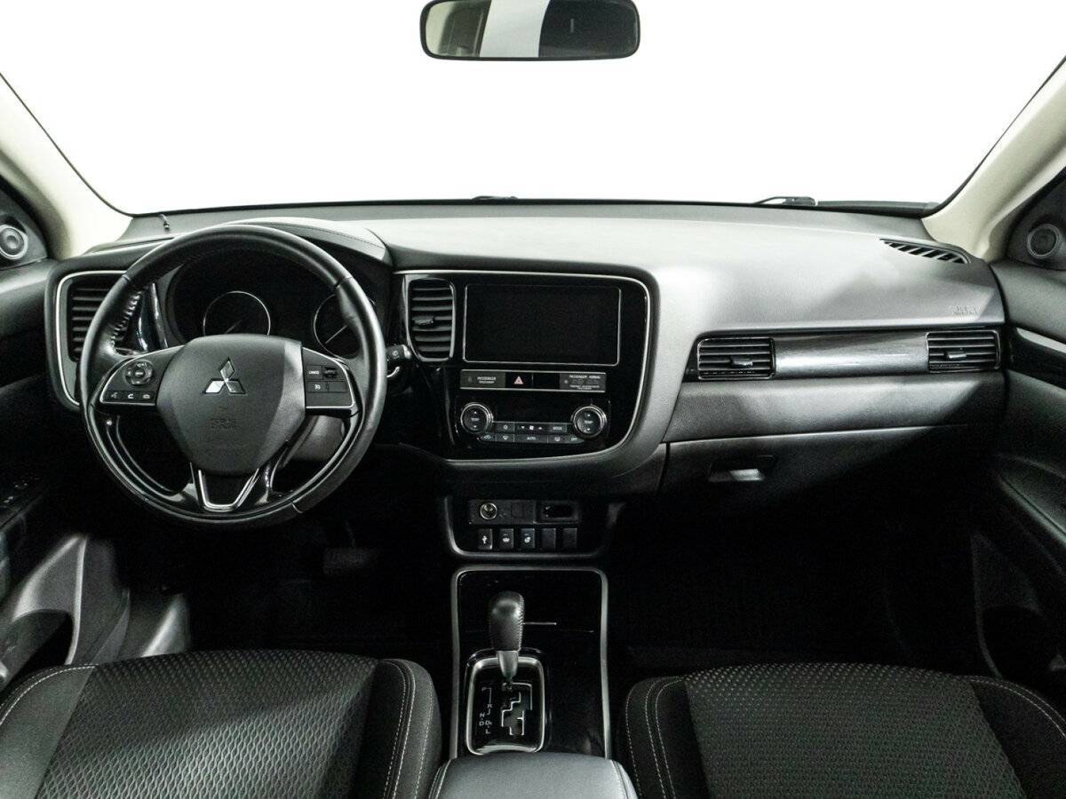 Mitsubishi Outlander 2018 года с пробегом. Фото: #12