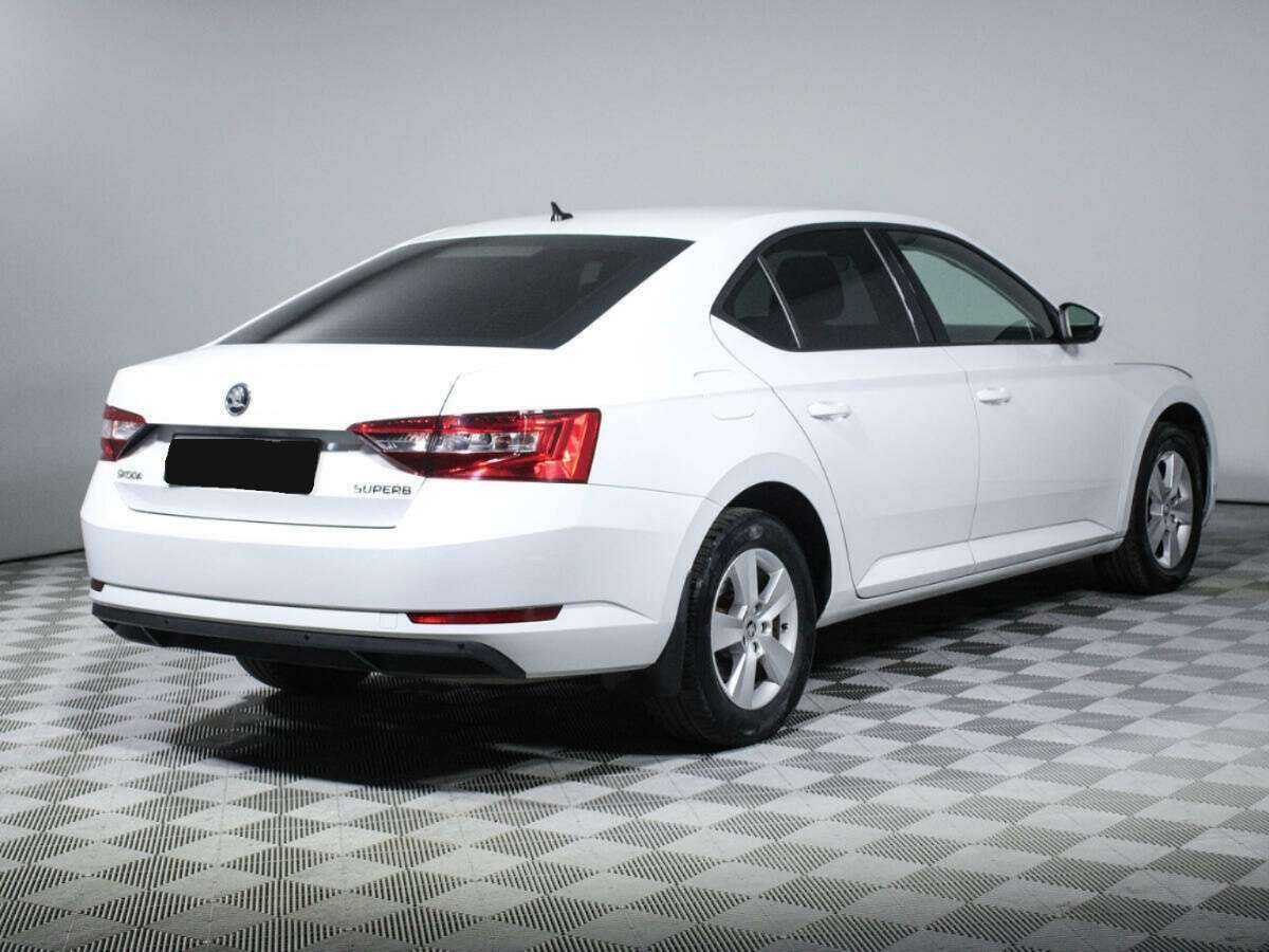 Skoda Superb 2017 года с пробегом. Фото: #3