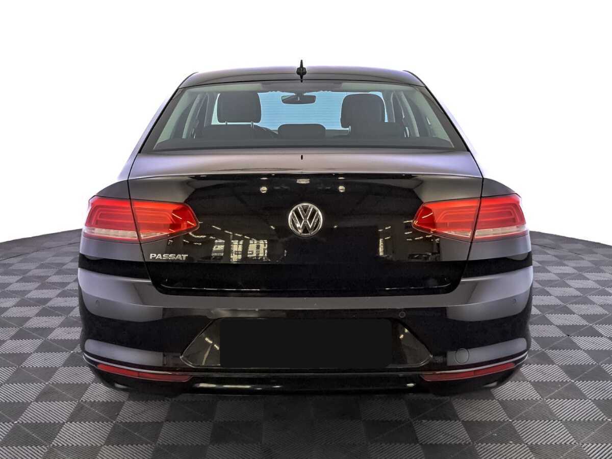 Volkswagen Passat 2018 года с пробегом. Фото: #5