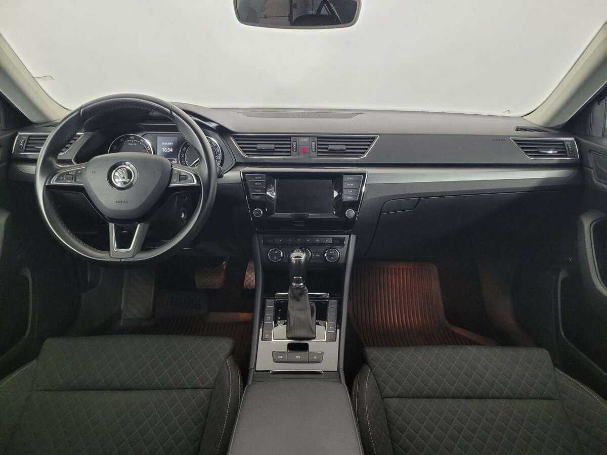 Skoda Superb 2016 года с пробегом. Фото: #6