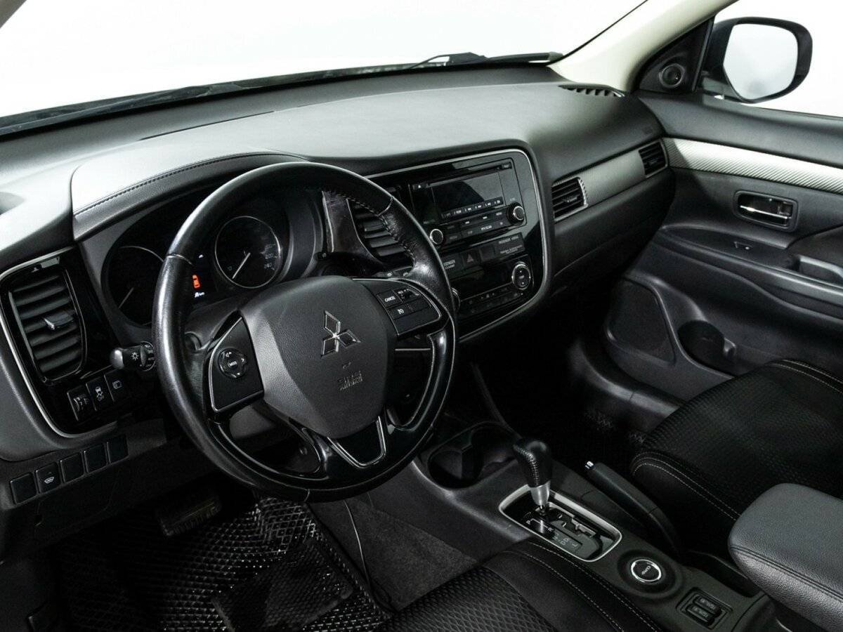 Mitsubishi Outlander 2016 года с пробегом. Фото: #10