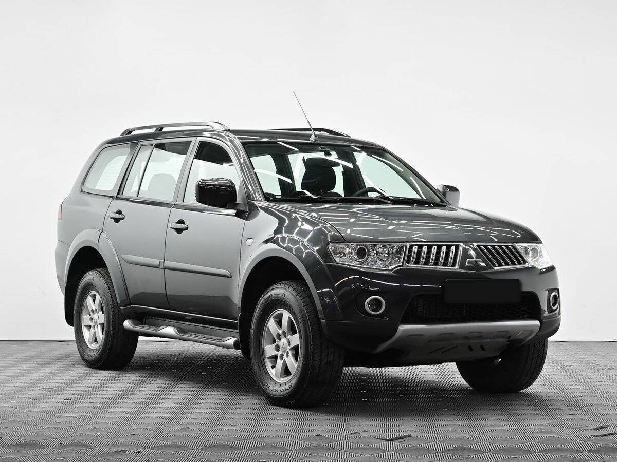 Mitsubishi Pajero Sport 2012 года с пробегом. Фото: #1