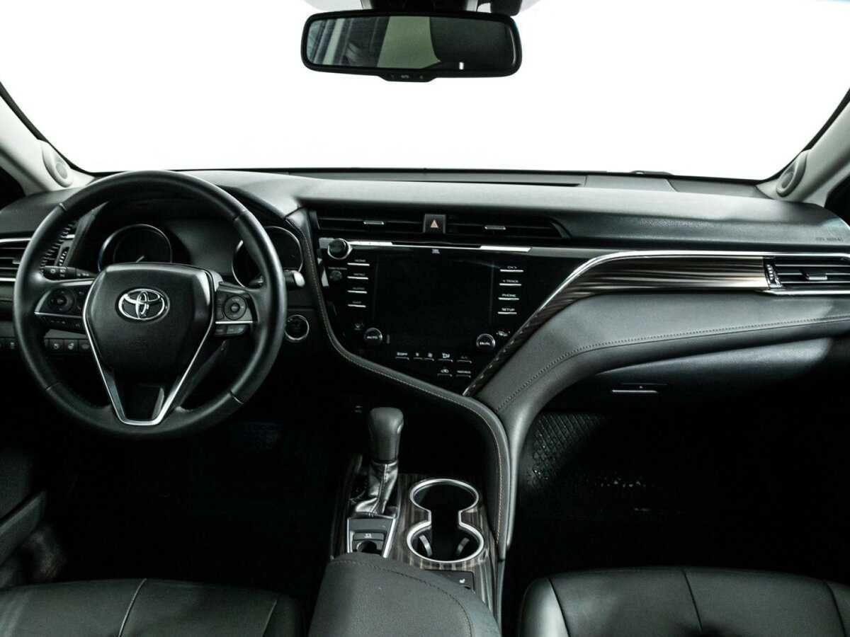 Toyota Camry 2018 года с пробегом. Фото: #12