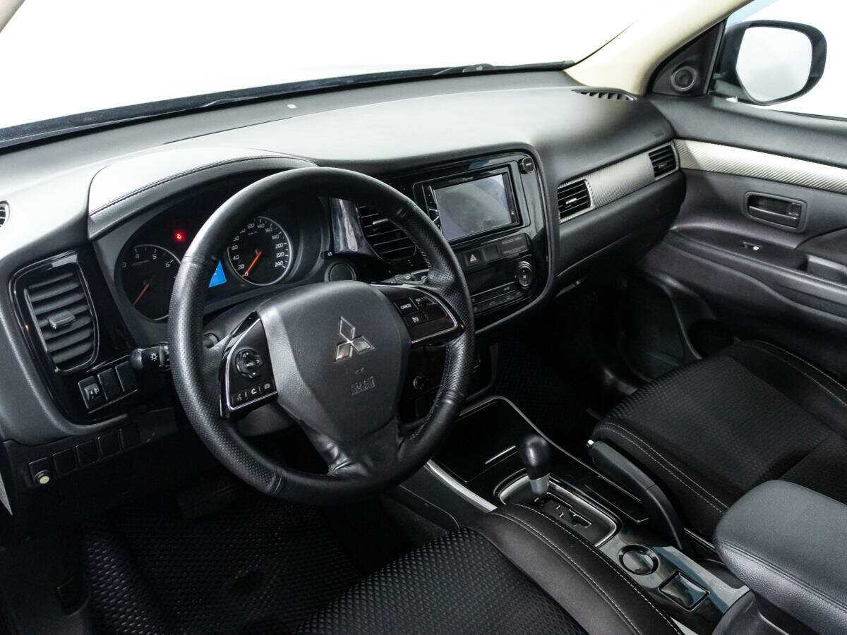 Mitsubishi Outlander 2017 года с пробегом. Фото: #9