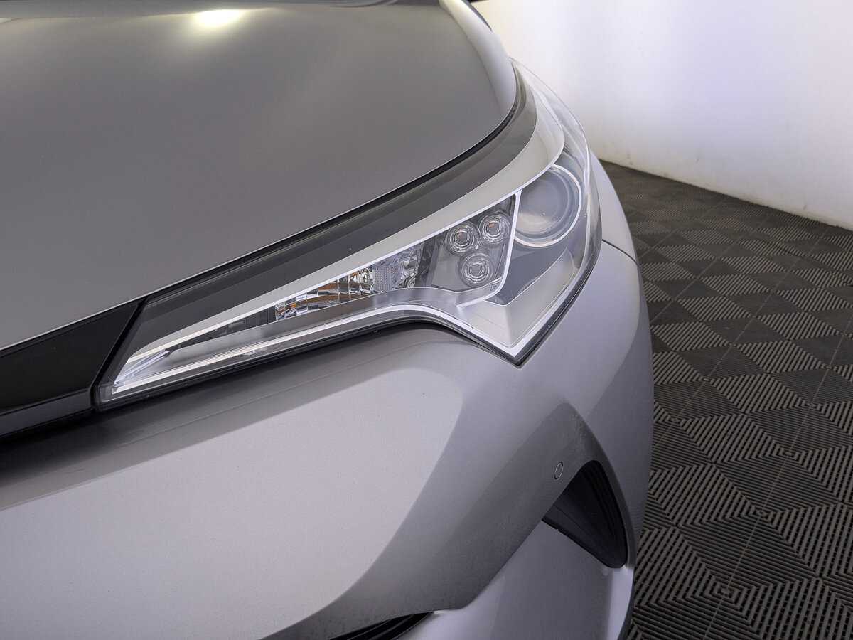 Toyota C-HR 2017 года с пробегом. Фото: #10