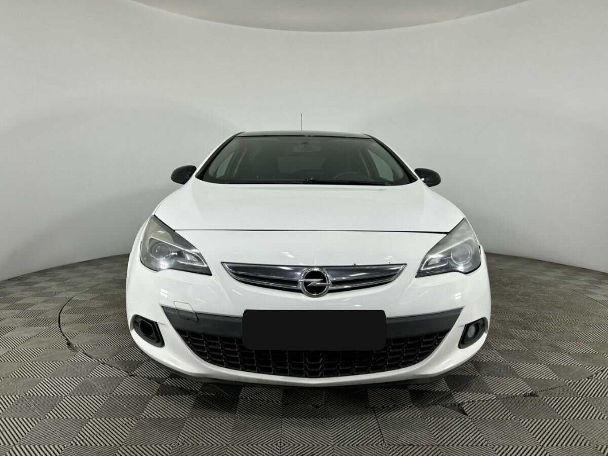 Opel Astra 2014 года с пробегом. Фото: #1