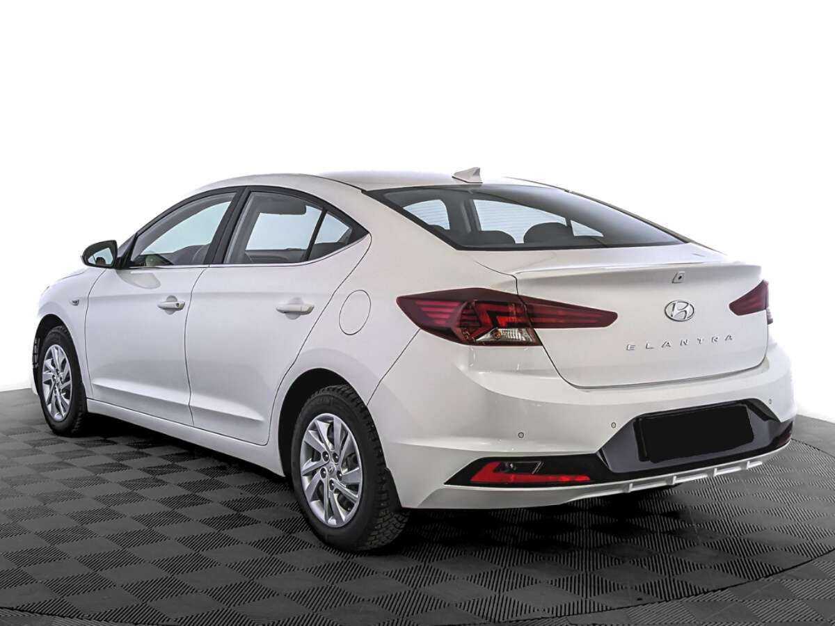 Hyundai Elantra 2020 года с пробегом. Фото: #6