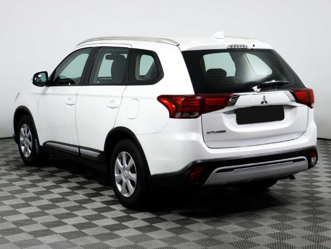 Mitsubishi Outlander 2021 года с пробегом. Фото: #5