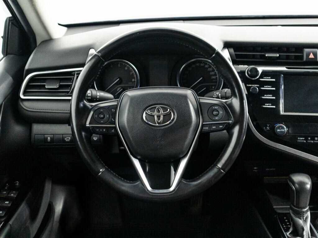 Toyota Camry 2019 года с пробегом. Фото: #16