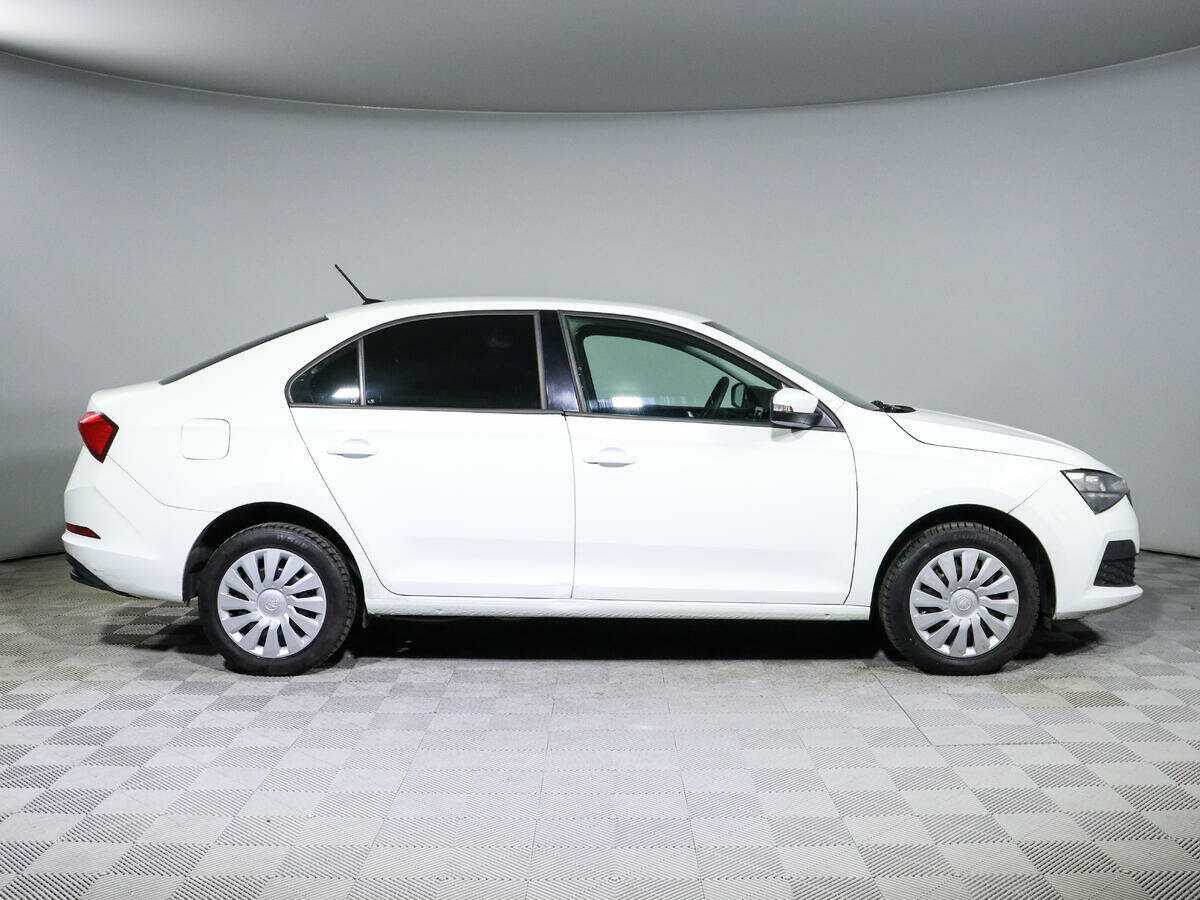 Skoda Rapid 2021 года с пробегом. Фото: #3