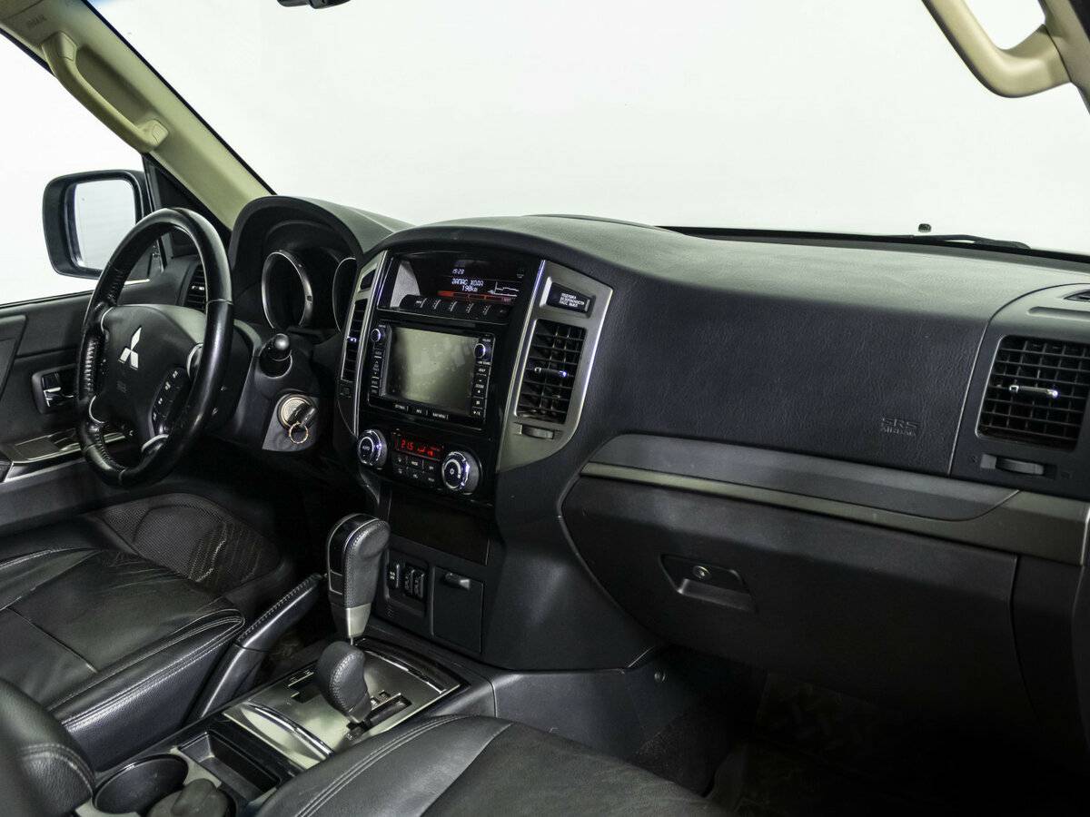 Mitsubishi Pajero 2014 года с пробегом. Фото: #6