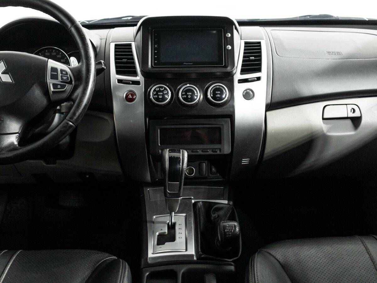 Mitsubishi Pajero Sport 2012 года с пробегом. Фото: #13