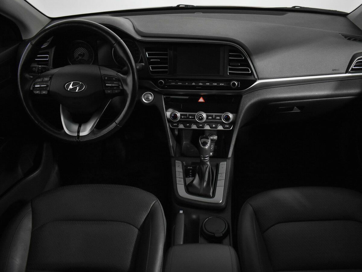Hyundai Elantra 2019 года с пробегом. Фото: #9