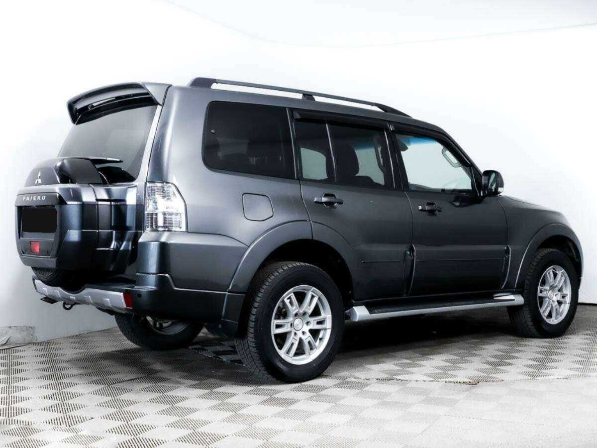 Mitsubishi Pajero 2018 года с пробегом. Фото: #3