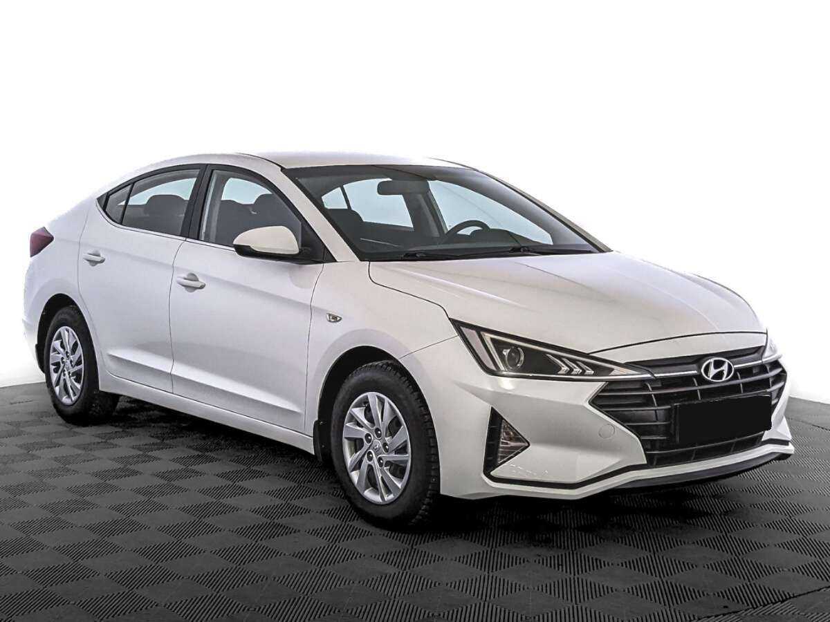 Hyundai Elantra 2020 года с пробегом. Фото: #2
