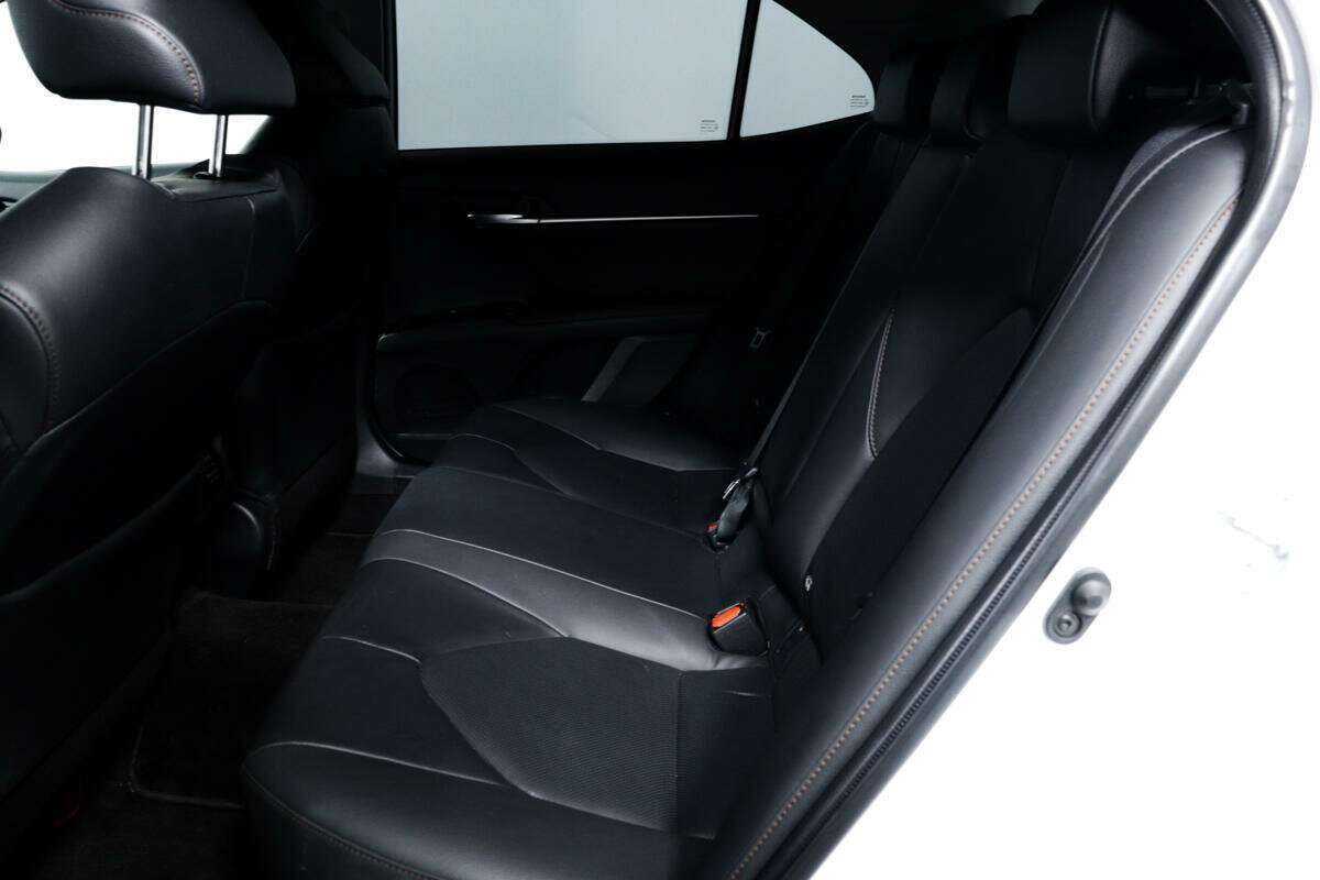 Toyota Camry 2019 года с пробегом. Фото: #11