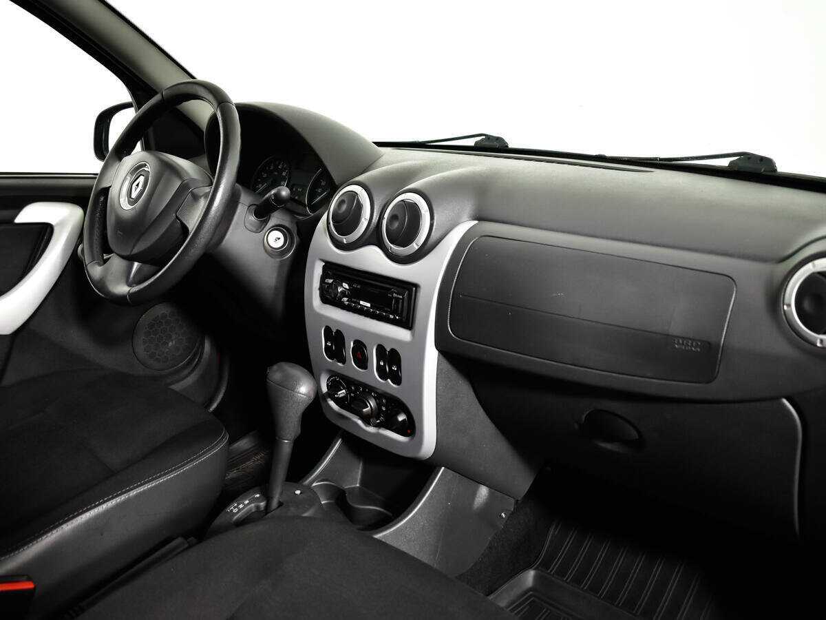 Renault Sandero 2012 года с пробегом. Фото: #8