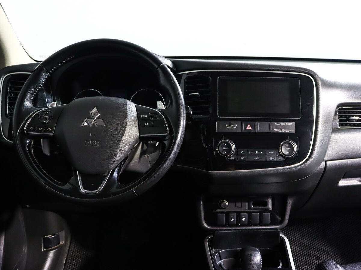 Mitsubishi Outlander 2017 года с пробегом. Фото: #9