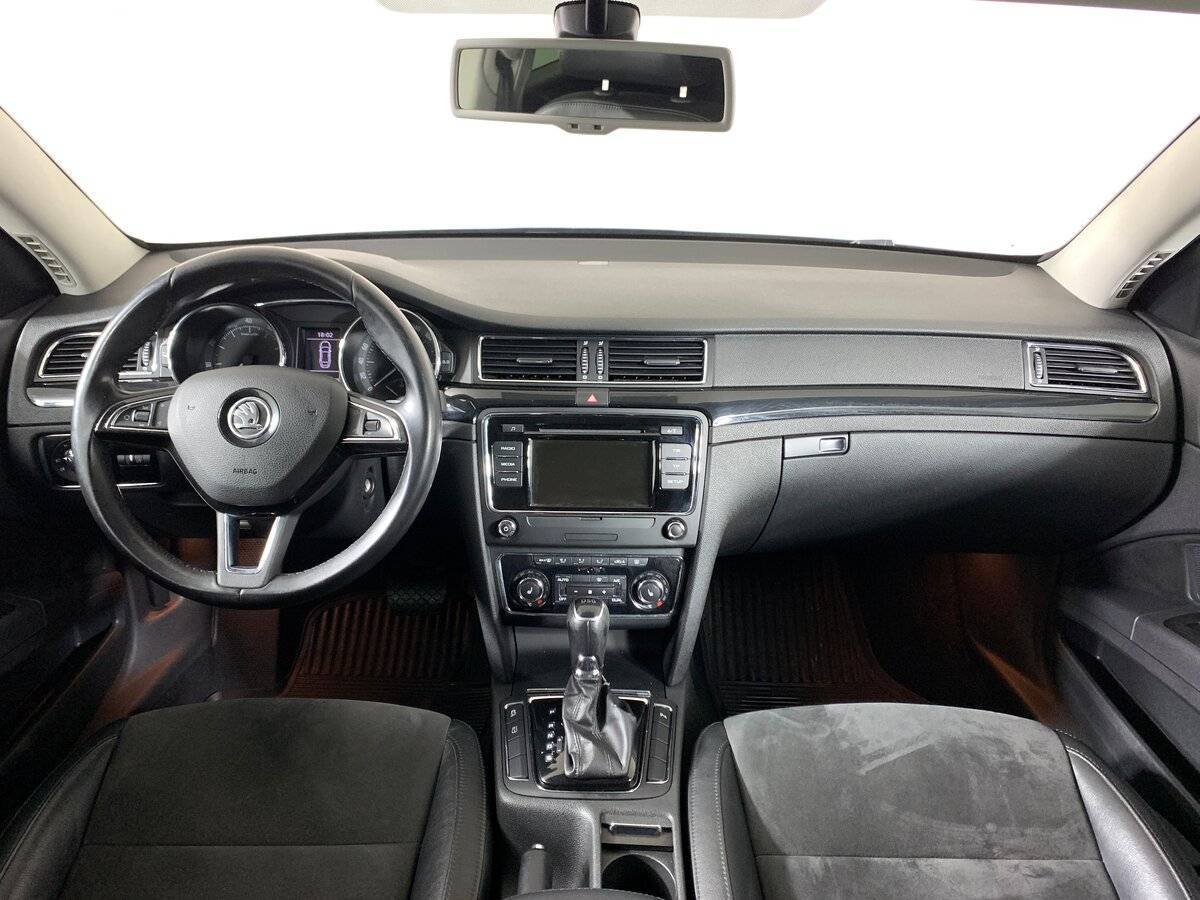 Skoda Superb 2014 года с пробегом. Фото: #11