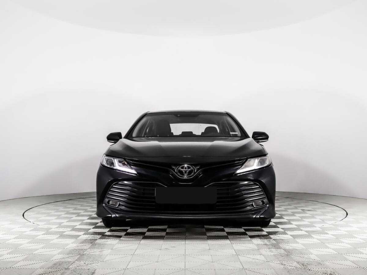 Toyota Camry 2021 года с пробегом. Фото: #1
