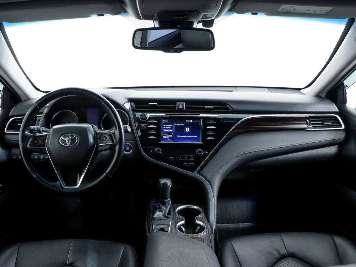 Toyota Camry 2018 года с пробегом. Фото: #9