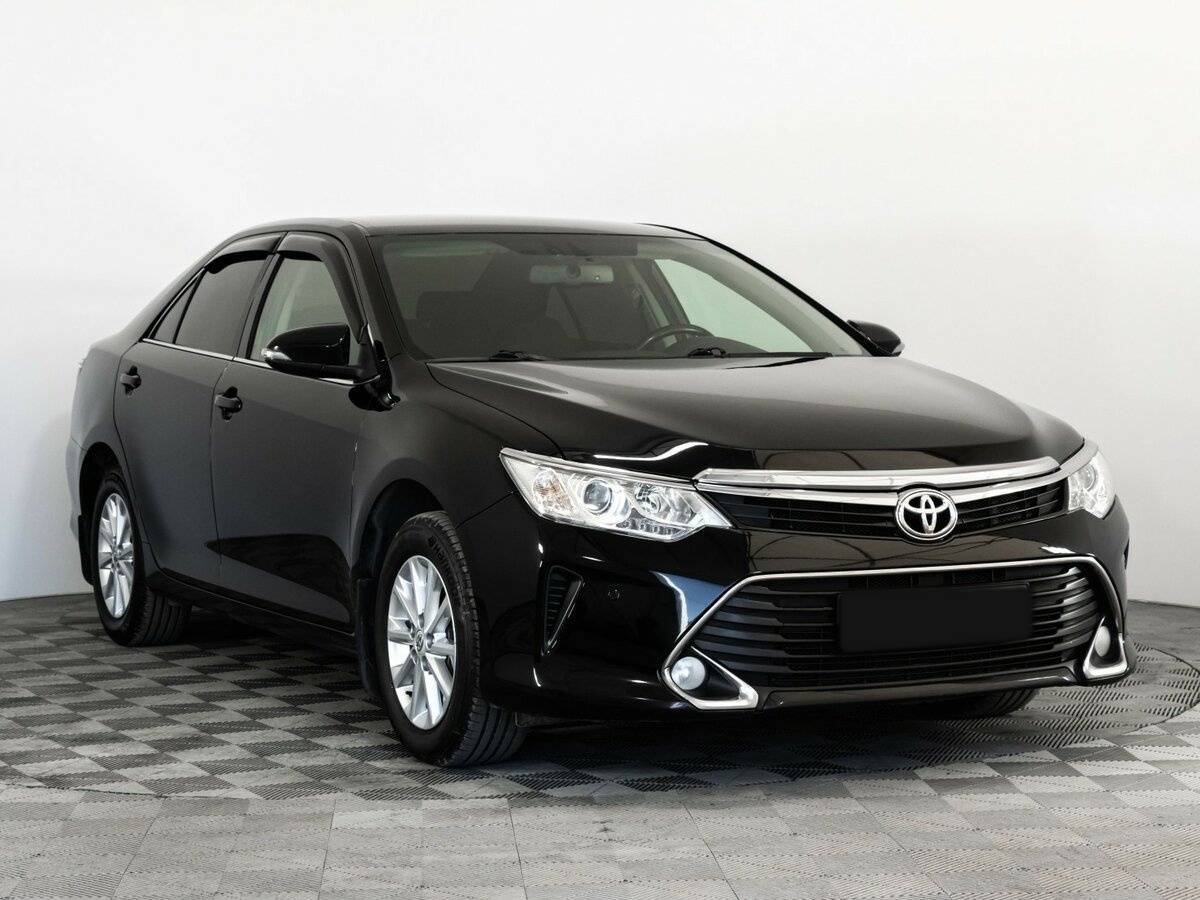 Toyota Camry 2017 года с пробегом. Фото: #2
