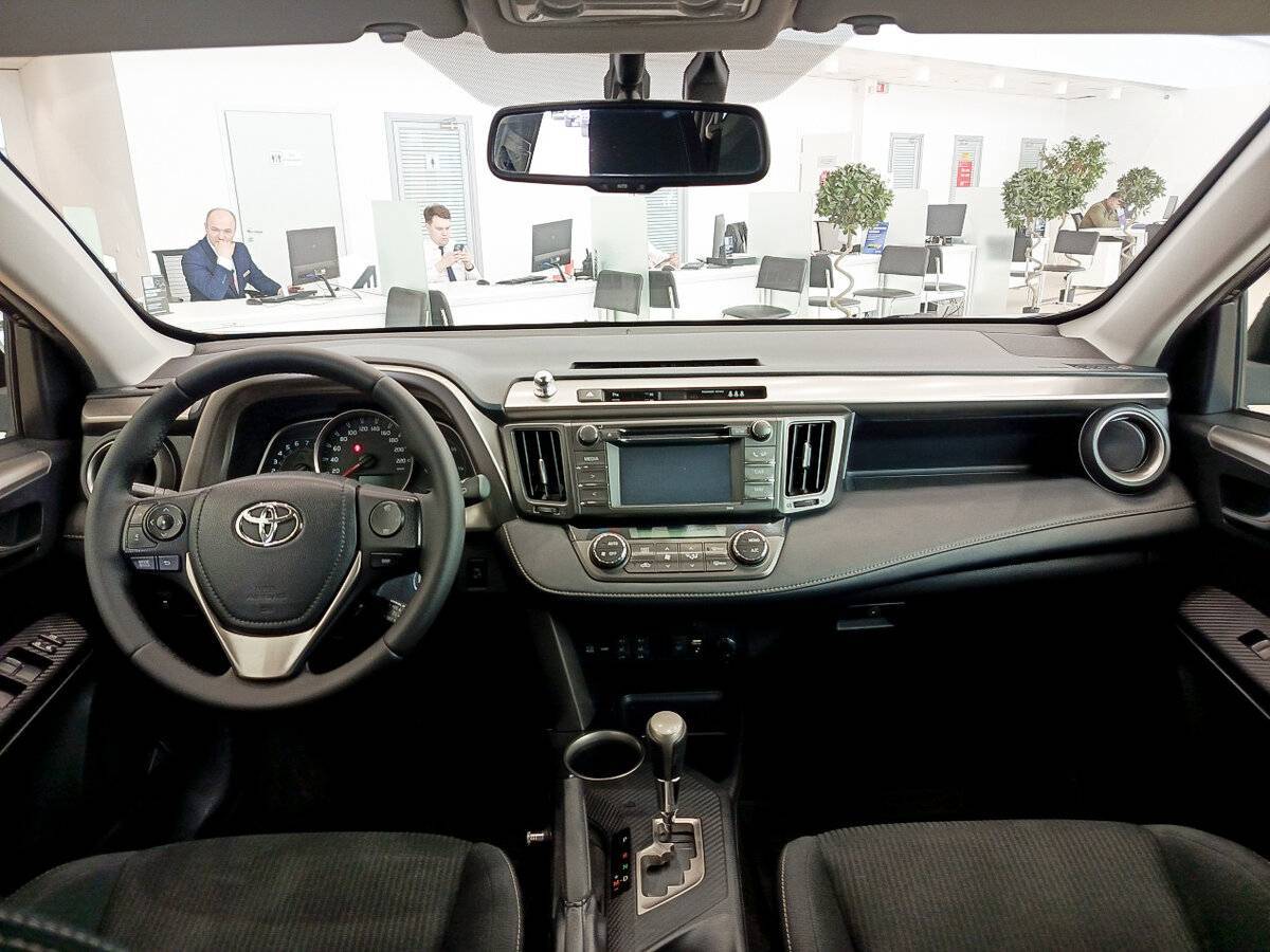 Toyota RAV4 2015 года с пробегом. Фото: #13