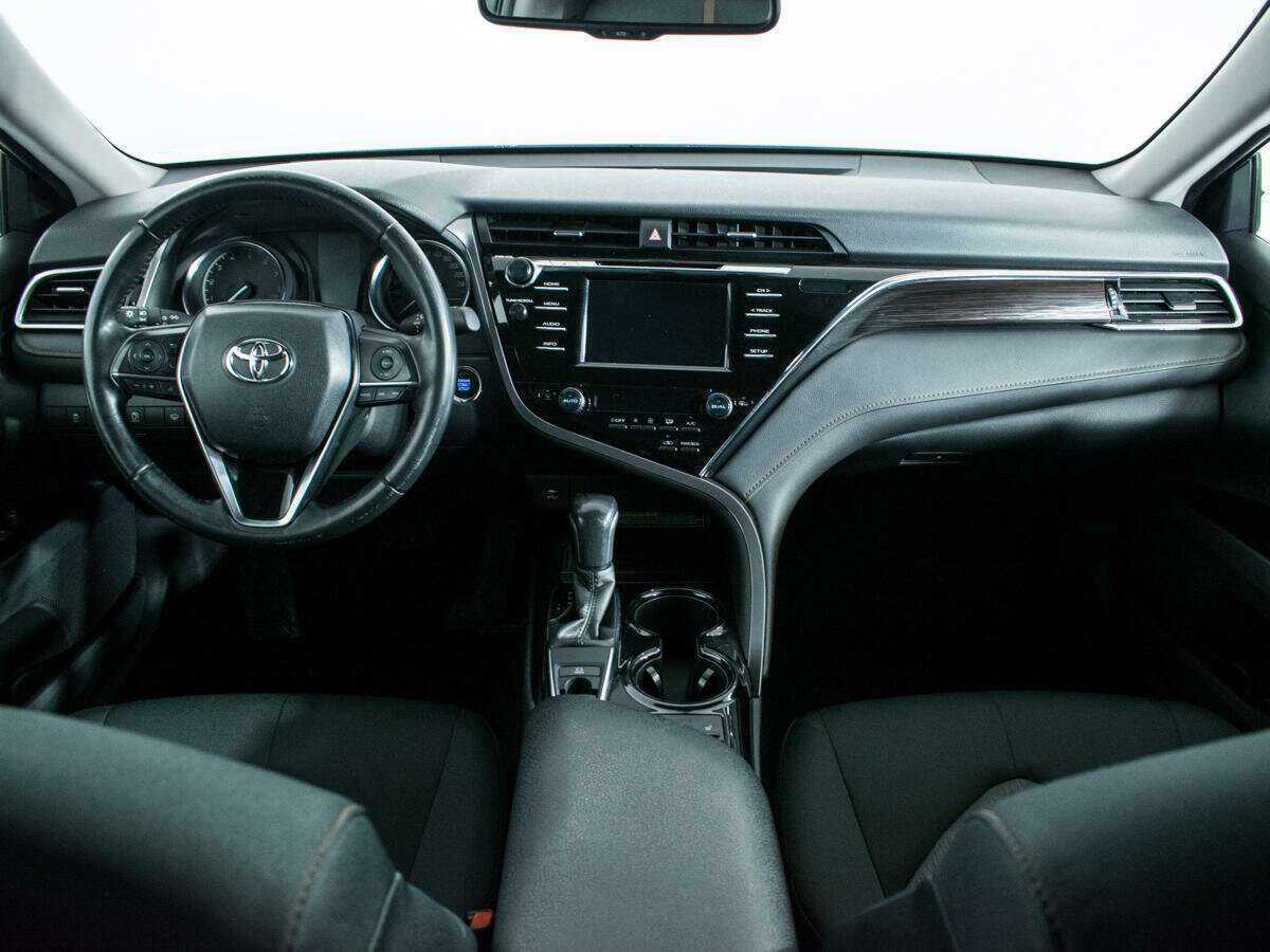 Toyota Camry 2020 года с пробегом. Фото: #11